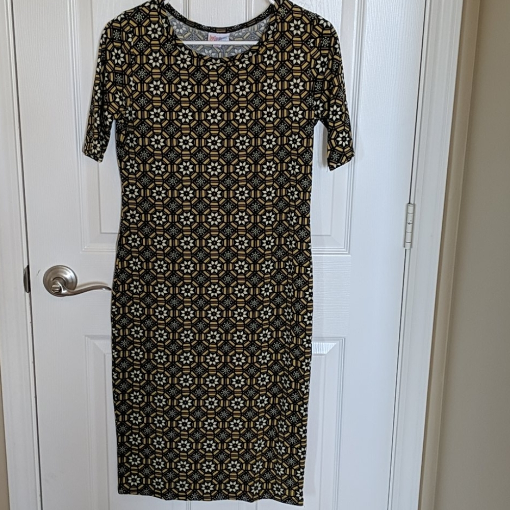 LuLaRoe Julia Dress Small